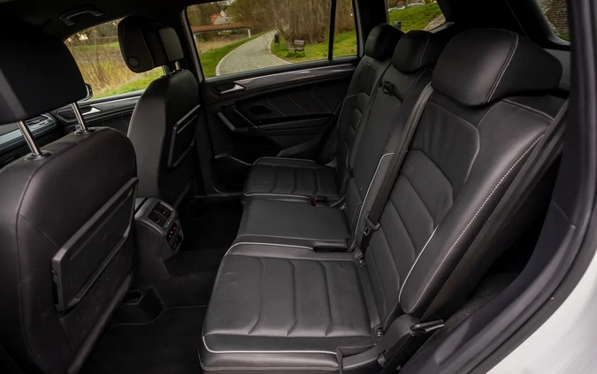 Volkswagen Tiguan Allspace cena 130800 przebieg: 150000, rok produkcji 2020 z Lubin małe 667